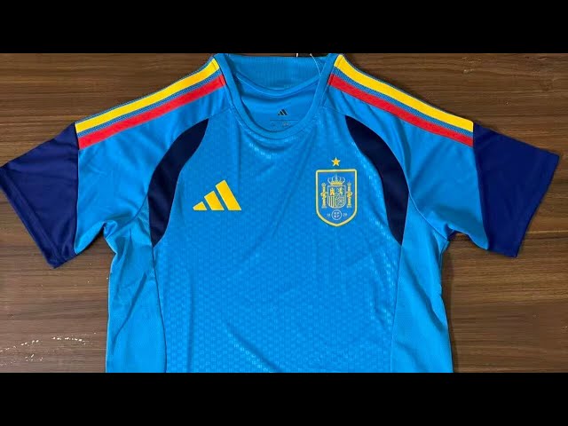 Vídeo relacionado con Stock Futbol Kit España Mundial 2026-2028 | Réplica Camiseta y pantalón | Pedri 20 | Color Blanco y Granate | Conjunto fútbol para Adulto y niño