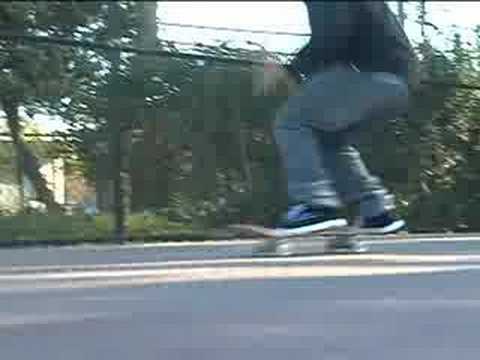 スケートボードのオーリートリック：スケートボードフロントサイド180オーリー (Skateboarding Ollie Tricks : Skateboard Front Side 180 Ollie)