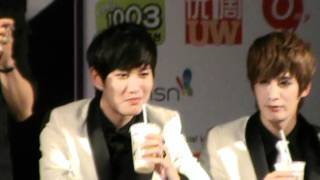 Bbomb cute expression after drinking water