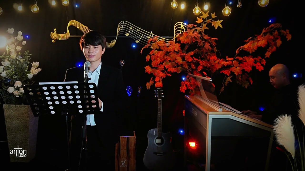Tràng Hoa Mân Côi<br><p style="font-weight: 300; font-style: italic;font-size: 0.75em;"> Anh Vinh (st Phạm Xuân Chiến)<br>Anton Studio</p>