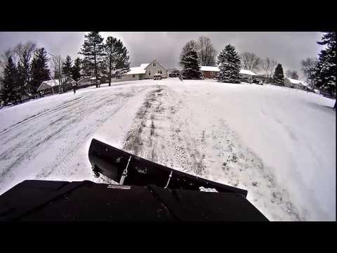 Eagle plow from American MFG clearing drive way