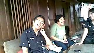 preview picture of video 'CANDA TAWA KRU RADIO SUARA AGAPE FM Salatiga - membelai rambut hany dengan mesra'