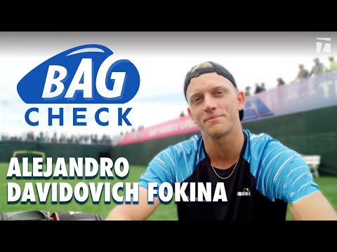 Alejandro Davidovich Fokina mostra coleção de laços de cabelo | Bag Check 2023