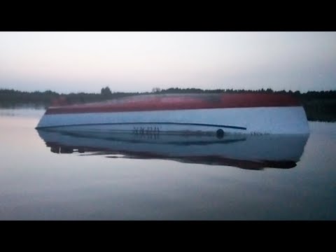 В Рогачевском районе перевернулся прогулочный катер видео
