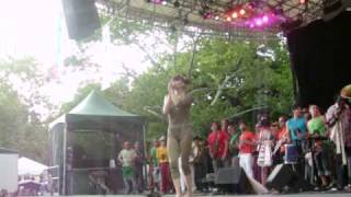 Brazilian Girls - Ricardo ft. The Himalayans @ Summerstage NYC 07-22-2007 (part 2 - CLIP)