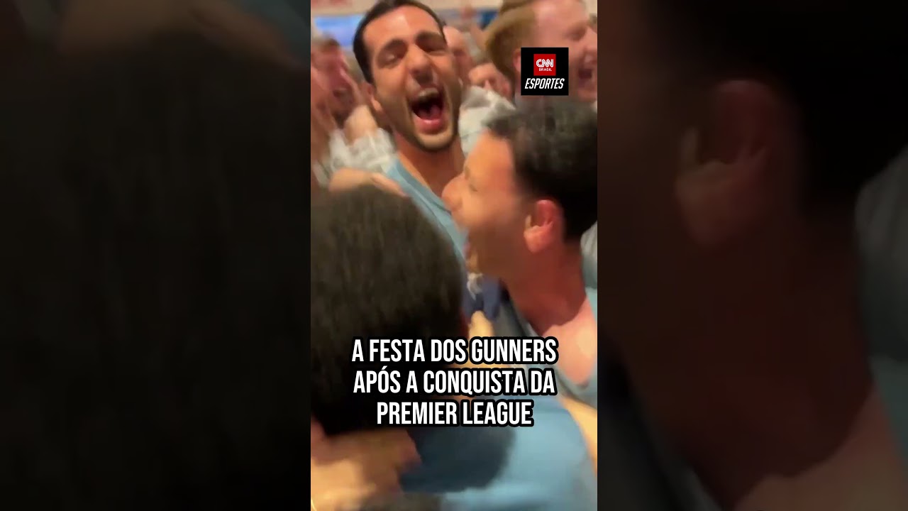 A festa do elenco do Arsenal após a conquista da Premier League | CNN ESPORTES