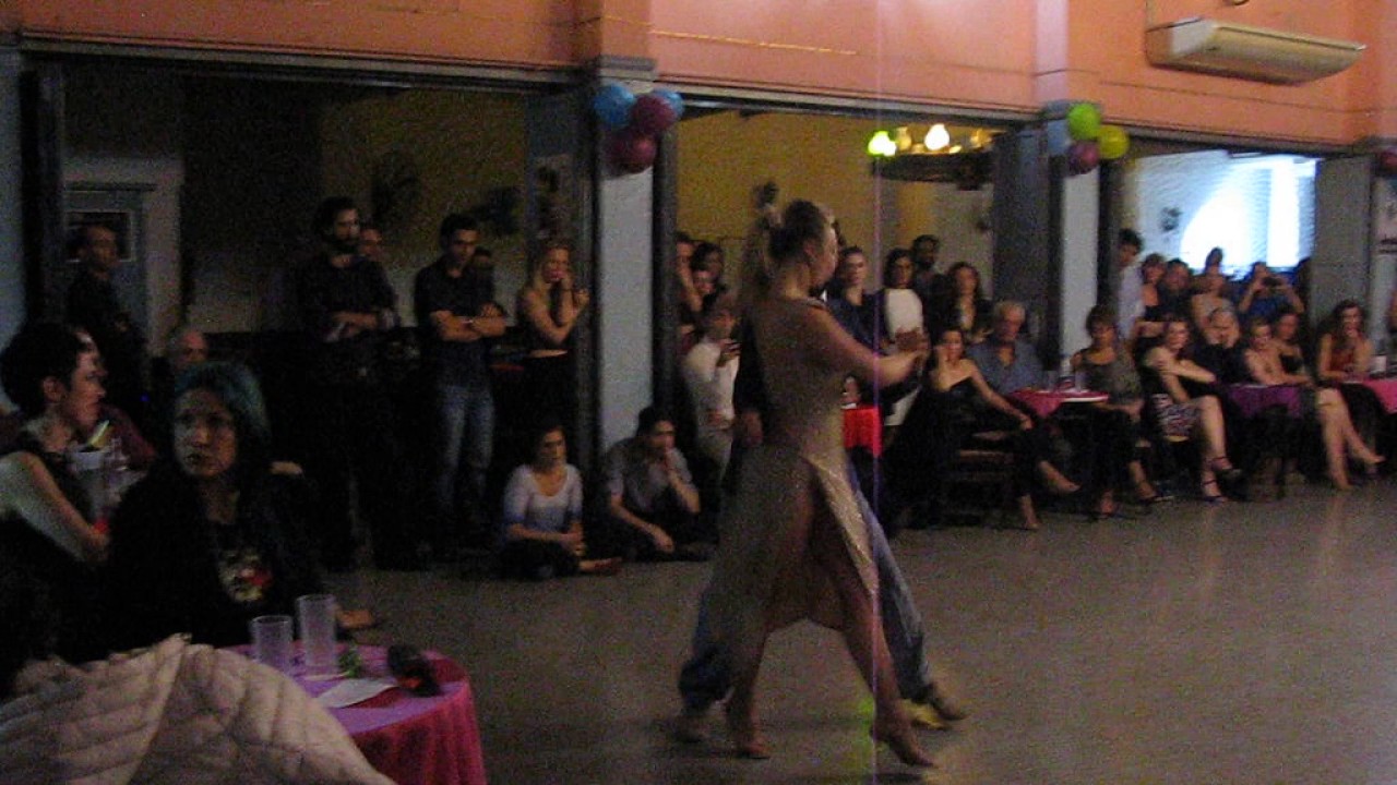 MARTINA WALDMAN y JOSE FERNÁNDEZ en Viva La Pepa Milonga (4/4)