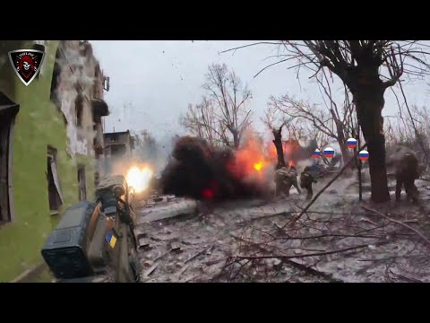 🔴 Ukraine War - Ukrainian Azov Soldiers Engage In Most BRUTAL Close Combat