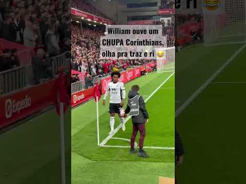 Ex #corinthians William reage a grito de torcedor enquanto cobra escanteio Liverpool x Fulham 03/05