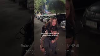 Download lagu Anisa Bahar being carried by her husband mp3 Download lagu Anisa Bahar being carried by her husband mp3