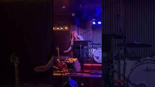 Utan dina andetag - Carolina Wallin Perez version, Cover av Sanna Gustavsson