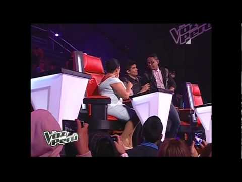 Eva Ayllón cantando "Qué de mi" en La Voz Perú