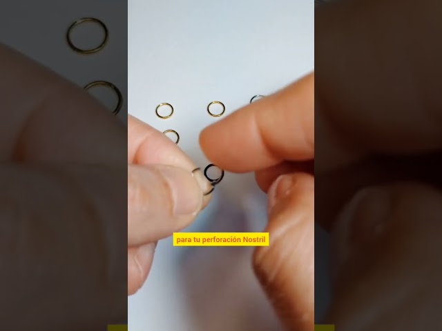 Vídeo relacionado con UIEXAY 21 Piezas Piercing Nariz Dorado 20G,Piercing Nariz Acero Quirurgico Set De Delgada Barra De Cristal De La Nariz Piercing Kit De Piercing Bares Set Regalo Para Mujeres Hombres Niñas