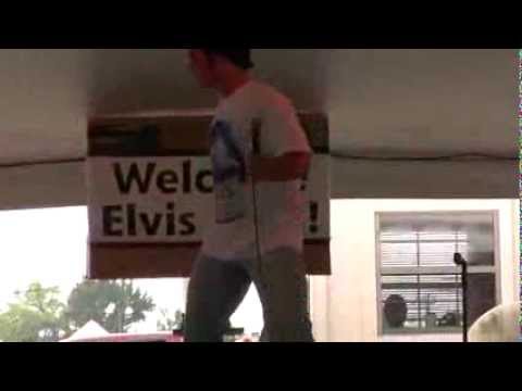 Leo Days  sings 'FADED LOVE' at Elvis Week 2007 ELVIS PRESLEY SONG (video)