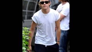 Rescued One Shot for PiperTheWriter's contest Part 1