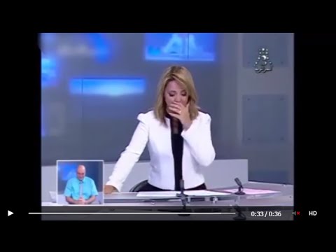 تصرفات غير مفهومة على المباشر لمذيعة نشرة أخبار التلفزيون الجزائري