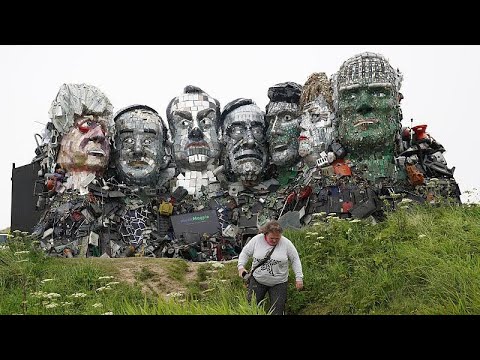 شاهد تماثيل "منحوتة" من "النفايات الإلكترونية" لقادة مجموعة الدول السبع…