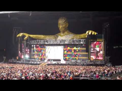 Pet Shop Boys- Suburbia- Live at the Amsterdam Arena