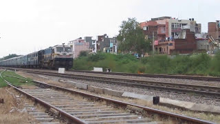 preview picture of video 'Shalimar Express crawls to a halt'