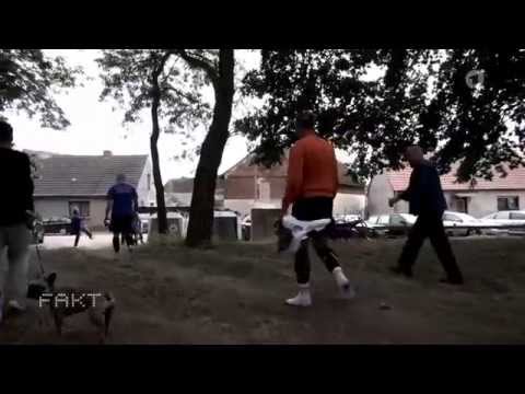 7:42 Ausländerfeindlichkeit der NPD (FAKT 08.09.2015)