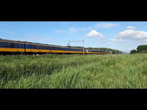 Koploper ICMm 4079+4232 als trein 1767 van Den Haag naar Enschede bij Zoetermeer, 24-07-2020