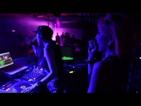 download lagu mp3 mp4 Lagu Dj Dangdut Edan Turun, download lagu Lagu Dj Dangdut Edan Turun gratis, unduh video klip Lagu Dj Dangdut Edan Turun