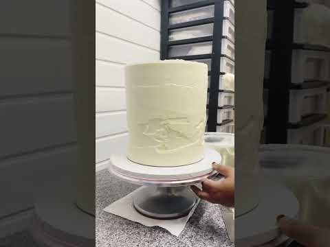 Expert Cake Frosting: The Ultimate Guide to a Smooth Finish#cakefrosting #cakedecorating
