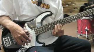 Video thumbnail for Peavey Zodiac DE Scorpio Bass by universalrenote