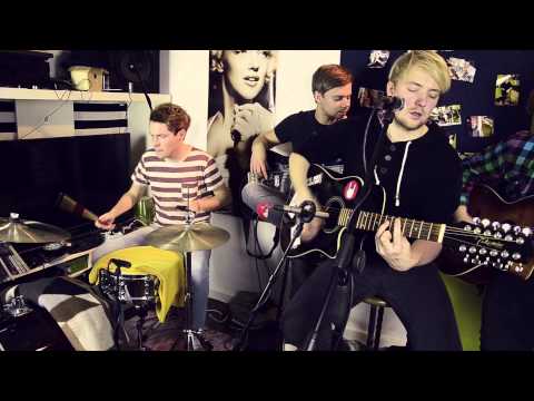 Elvis Dies Tomorrow - Diamonds (Live) -captured on Projekt Stereo Bar-