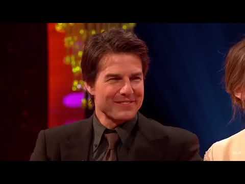 Seth MacFarlane imitates Kermit the frog