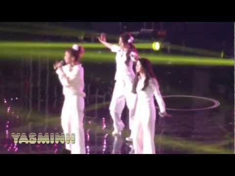 IU + Luna + Ji Yeon - I'm Your Girl (S.E.S) (2011.12.31) ~ Fancam