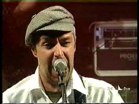 Davide VanDe Sfroos in concerto a Menaggio il 16 giugno 2002