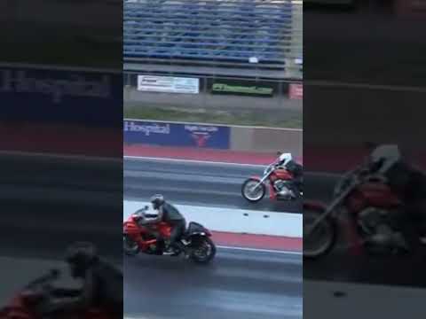 hayabusa vs Harley Davidson drag race...