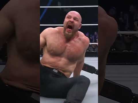 Cope’s spike bat gets stuck in Jon Moxley’s back 🩸😬 #AEWDynamite | AEW on TV