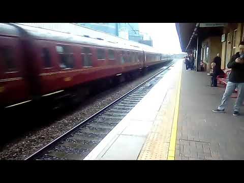 86259 peter pan passes Warrington bank quay from London Euston to Carlisle