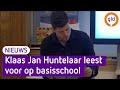 Klaas-Jan Huntelaar leest kinderen voor in de klas | Omroep Gelderland