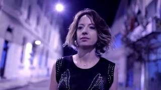 A Veces Lyrics English Translation