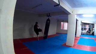 preview picture of video 'Zige Kickboxing Sandbag Training'