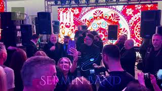 Download lagu 🎶 Vali Vijelie & Sermin BAND 🎶 - 🔝 Laceas Vengo 🔝 | 🔴 LIVE mp3