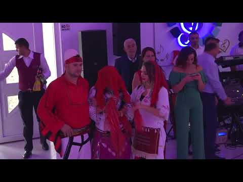 Grupi SH.K.A Ardhmeria Gjakov  Performojn Ne Fejesen E Feridonit & Arjanes