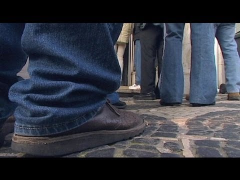 euronews reporter - Portuguese youth exodus