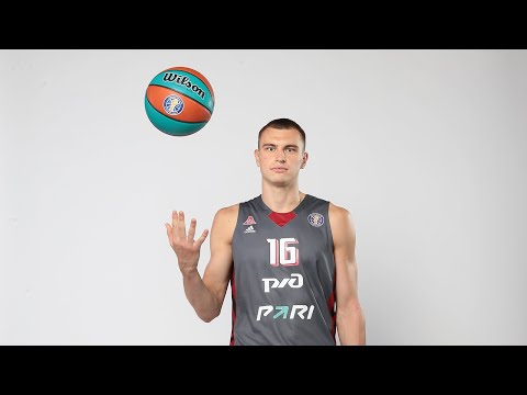 АНТОН КВИТКОВСКИХ ЗАБИВАЕТ С ЦЕНТРА ПЛОЩАДКИ ПОД СИРЕНУ 💣