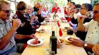 preview picture of video 'Wine Tour in Tuscany: Tasting wine over lunch at Fattoria Poggerino in Chianti'