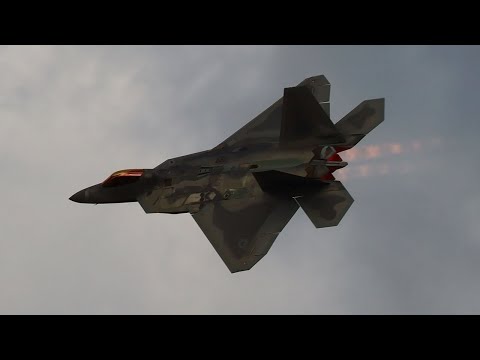 INCREDIBLE F-22 Raptor Demo AT EAA AIRVENTURE 2023