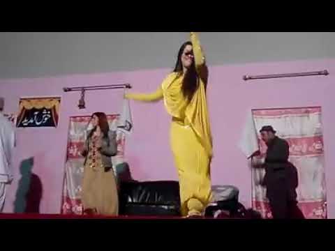 Saima Noor dance at Pashto song