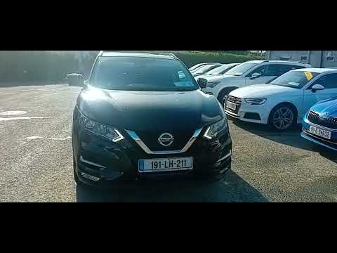 Nissan Qashqai AUTO 1.2 SV PREMIUM SS PART 4DR - Image 2