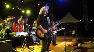 Daryl Hall &amp; Billy Ocean - Caribean Queen.flv