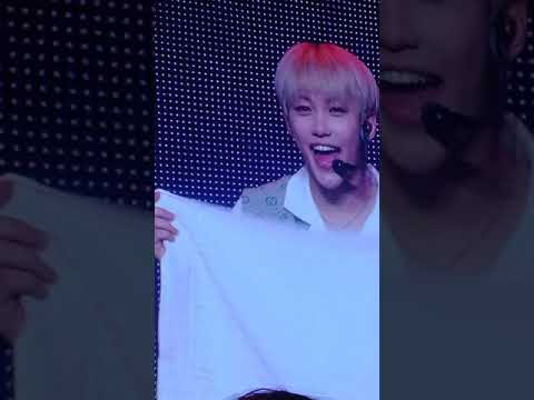[FANCAM] Милашество во время перерыва STRAY KIDS IN MOSCOW 2019