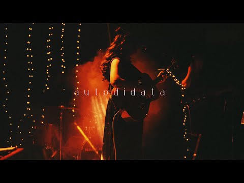 Autodidata - Fernanda Hofmann