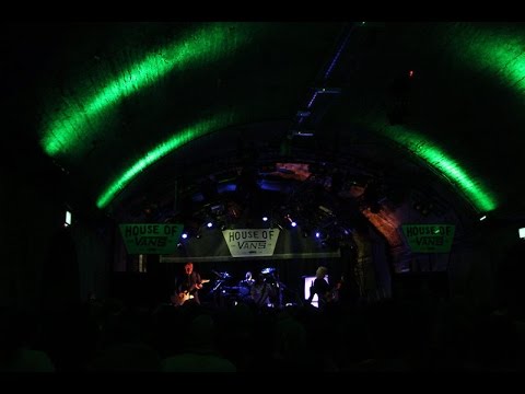 METALLICA - Enter Sandman - Live from The House of Vans, London - 18 November 2016
